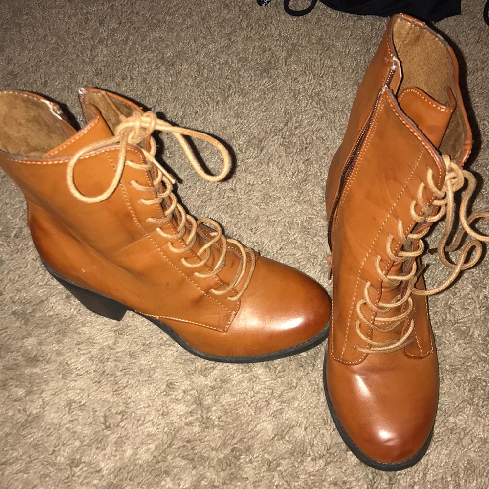 boots (heel)